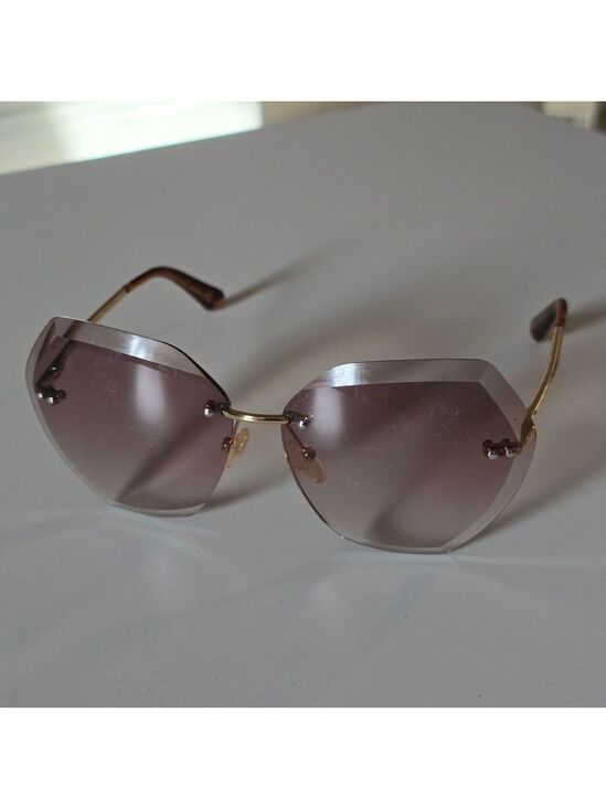 Accessories - Elegant Gold Sunglasses with Brown Lenses